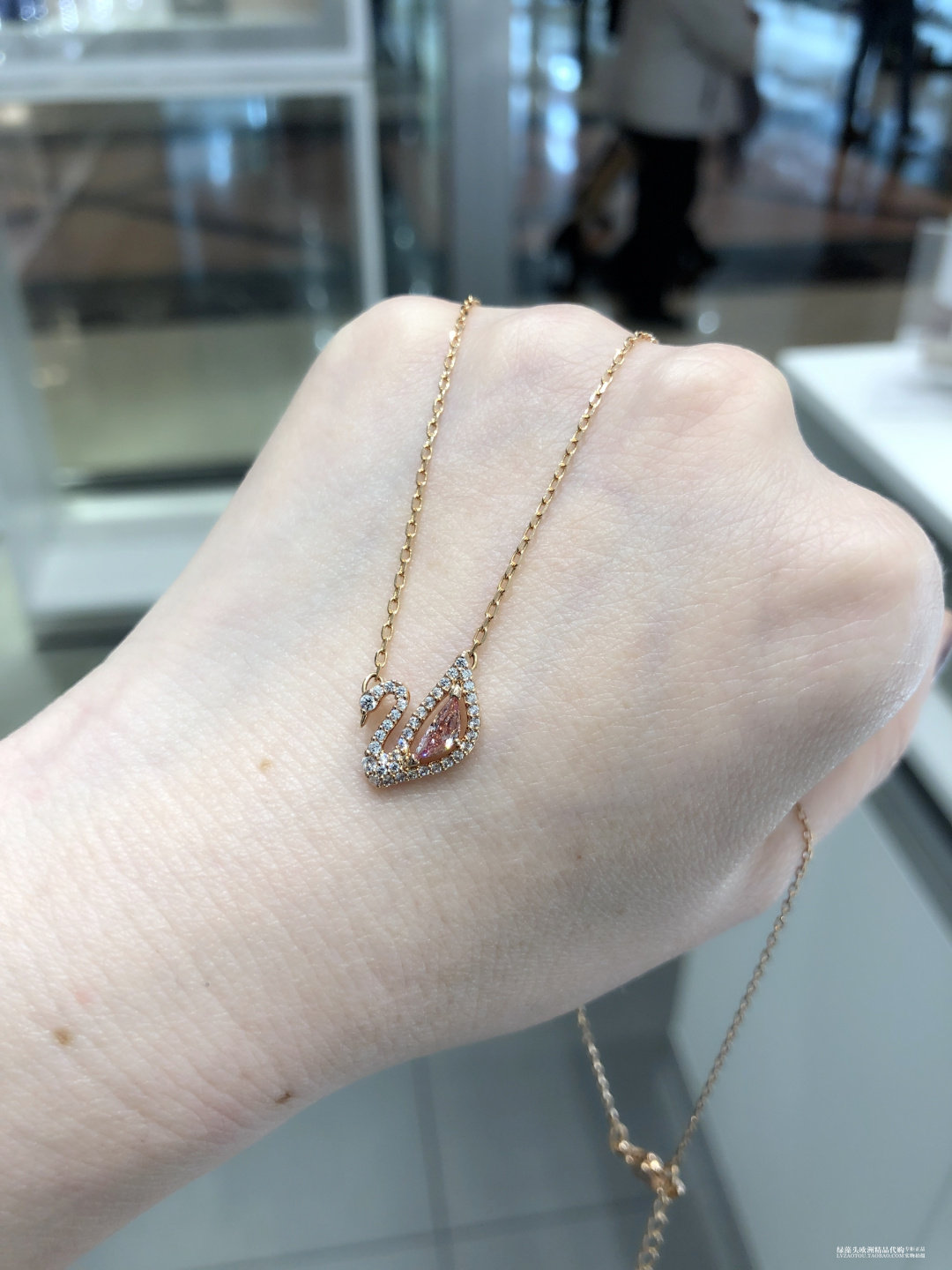 Spanish Special Cabinet Schwaruocene Hollowed-out Crystal Powder Swan Necklace Woman Lock Bone Chain 5469989