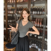 Темно-серый