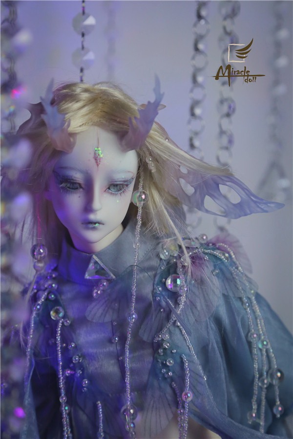 miracle_chizhulittlemoth_06.jpg