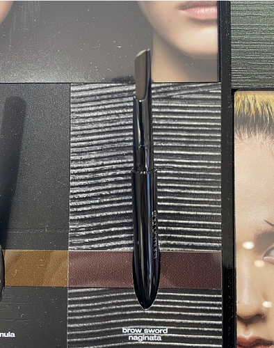 Япония приобретает Shu Uemura Shimura Show Новое вращение бесплатно рубца карандаша для бровей мачете
