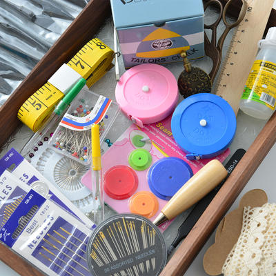 Handmade DIY tools: scissors, rulers, flipping tools, hand sewing needles, bead needles, thimbles, needles, needles, thread removers, knives, powder cutting, glue