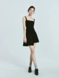 [FUSSED 23SS black dress  纯黑羊毛混纺不对称百褶双肩带吊带裙]