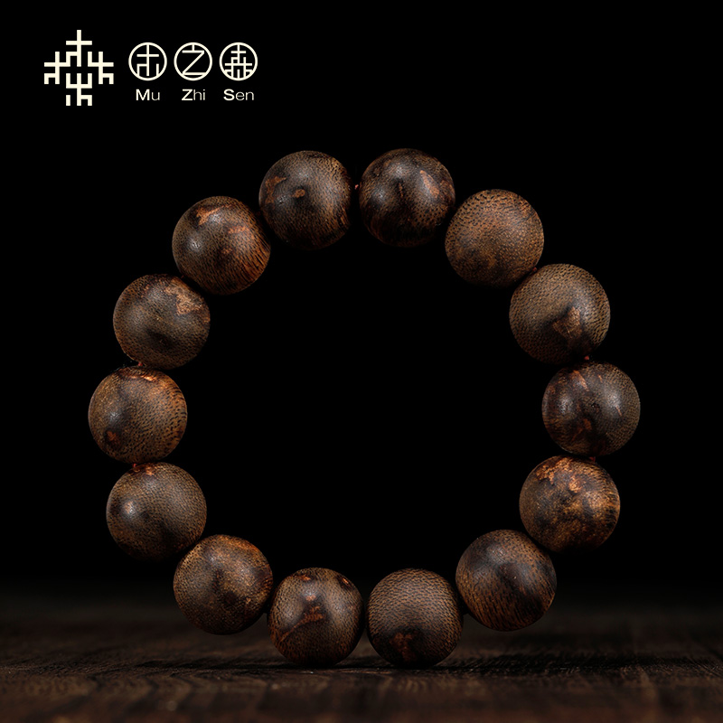 (The Treasure of the Town Store) China Hainan Green Chess Nan Shenshui Grade Yingge Green Old Material Agarwood Bracelet 15MM*28 9g