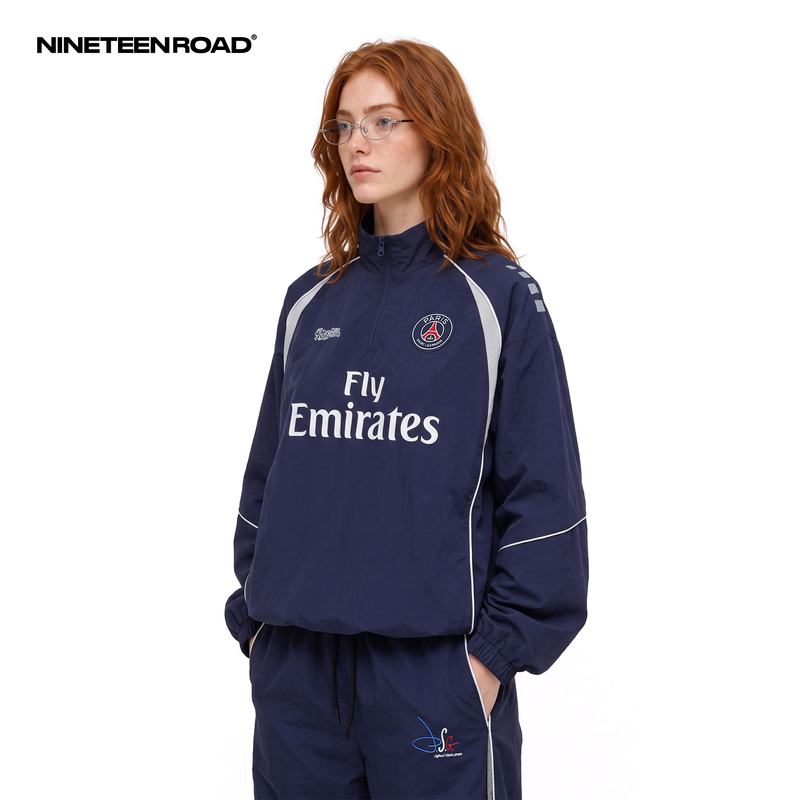 【Paris】26 Fall/Winter | Nineteenroad Street Retro Badge Deconstructed Reflective Sports Suit 【Paris】26 Fall/Winter | Nineteenroad Street Retro Badge Deconstructed Reflective Sports Suit