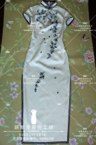  Spring and Summer Republic of China style New Chinese style improved cheongsam Silk hand embroidered cheongsam dress