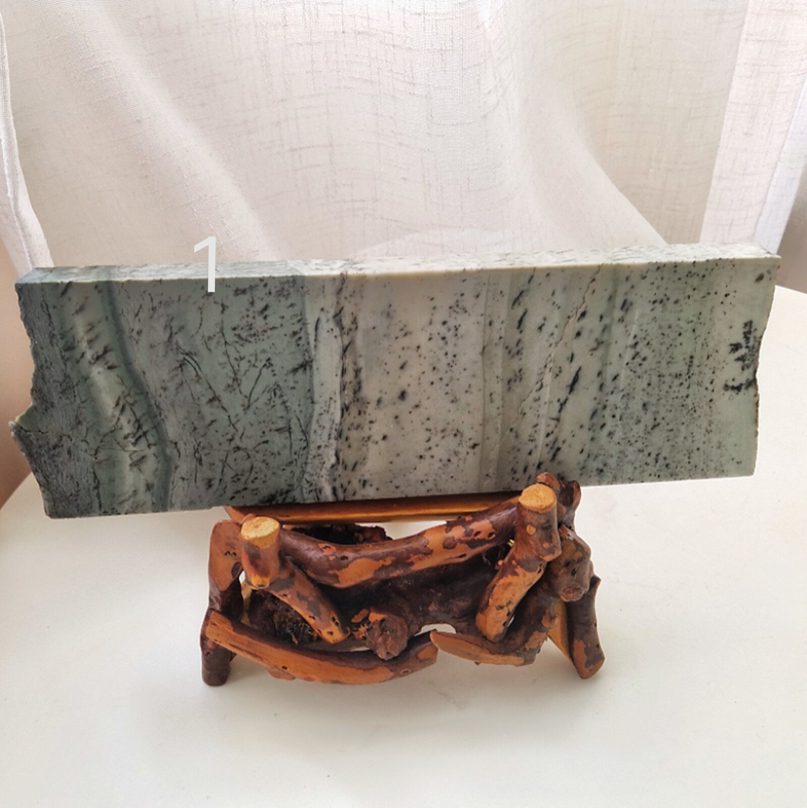 товар из китая 东北椴树林草花玉石板料手镯料摆件 绿浆料 No brand