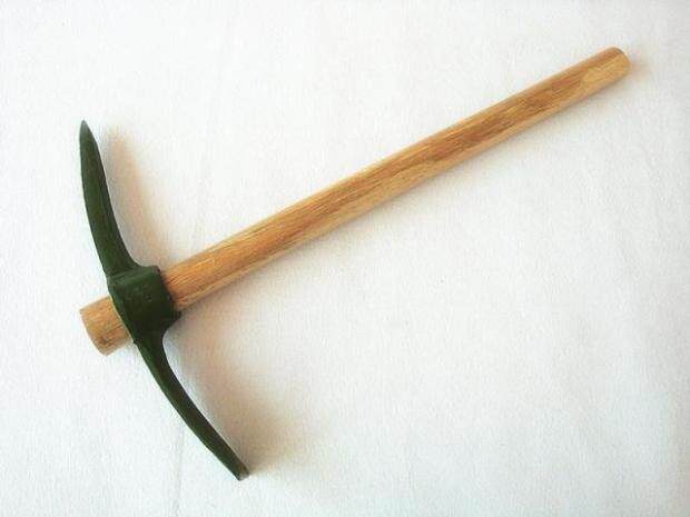 102 small army pick large engineer cross small ocean pick outdoor engineering pickaxe mountaineering pick manganese steel military pick hoe