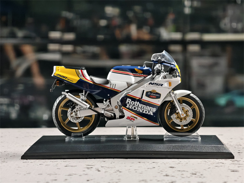 1/12 AOSHIMA Honda NSR 250R SP R4 Rothmans MC18 MOTORCYCLE MODEL