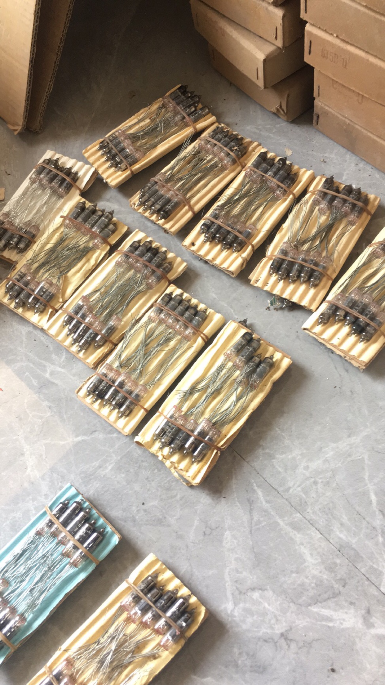 Brand new stock anti-counterfeiting mark Beijing 6C6B vacuum tube ultra small tube generation CV3917 solid figure spot protection