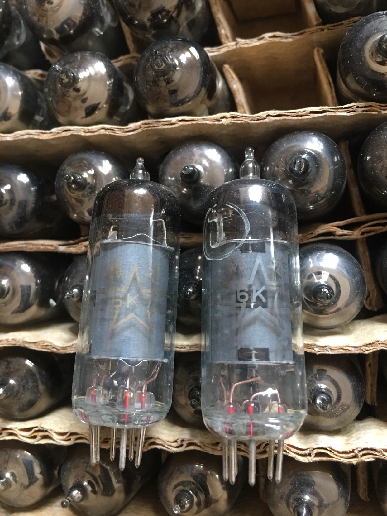 New dawn 6K7 vacuum tube real picture spot pairing fever audio tube radio DIY low noise poisonous sound