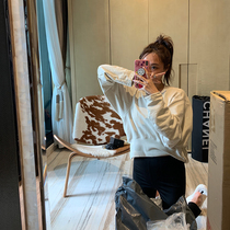 LIN CHAO ZHANG 19 autumn and winter new product youth vitality irregular round neck silhouette sweater three colors