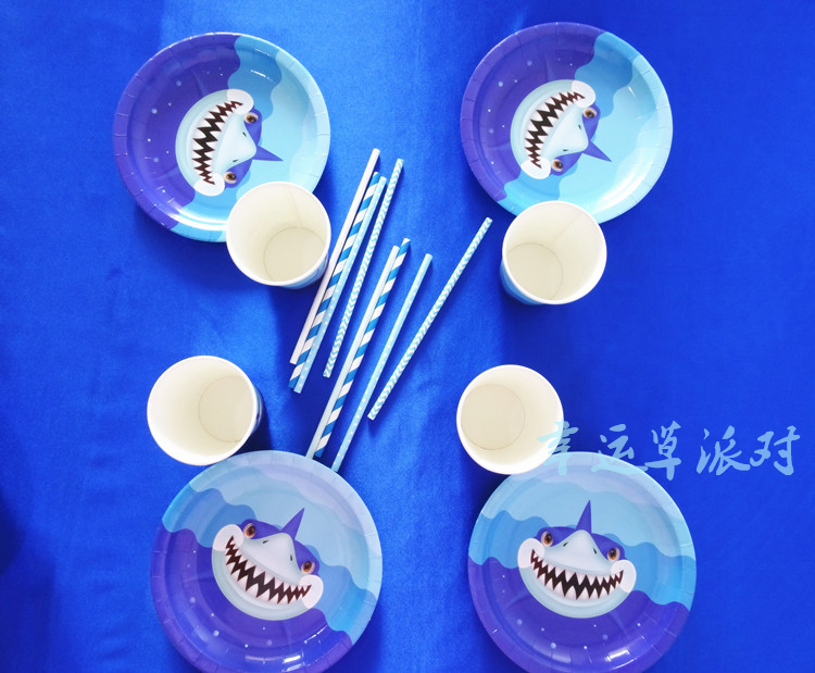Boy Boy Ocean Shark Chủ đề Tiệc sinh nhật Khay Bộ đồ ăn Kéo Cờ quyến rũ Kính sáng tạo Bong bóng màu xanh - Kính râm kính cận đổi màu