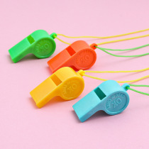 Des sifflements en plastique pour enfants Un cadeau de ravitaillement siffleur Whistles sifflets Fans Rope Games Event Whistles