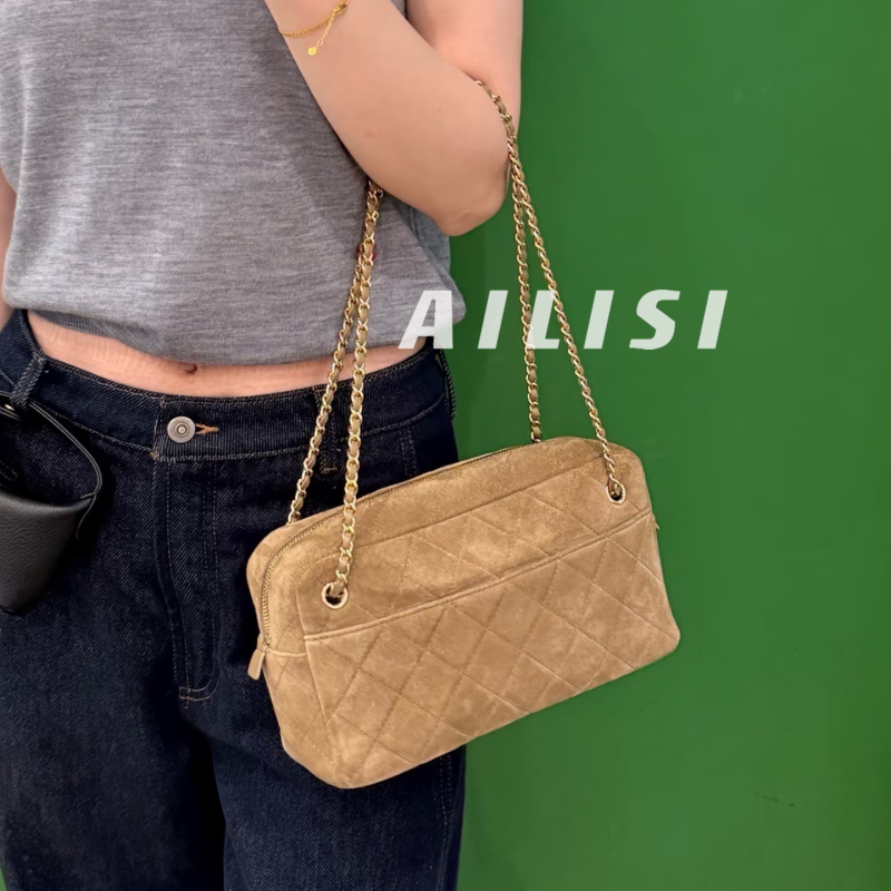 26A Autumn New Suede Camera Bag Quilted Chain Bag Women's Faux Leather Textured Flap Bag Fashionable Versatile Bag 26A Autumn New Suede Camera Bag Quilted Chain Bag Women's Faux Leather Textured Flap Bag Fashionable Versatile Bag