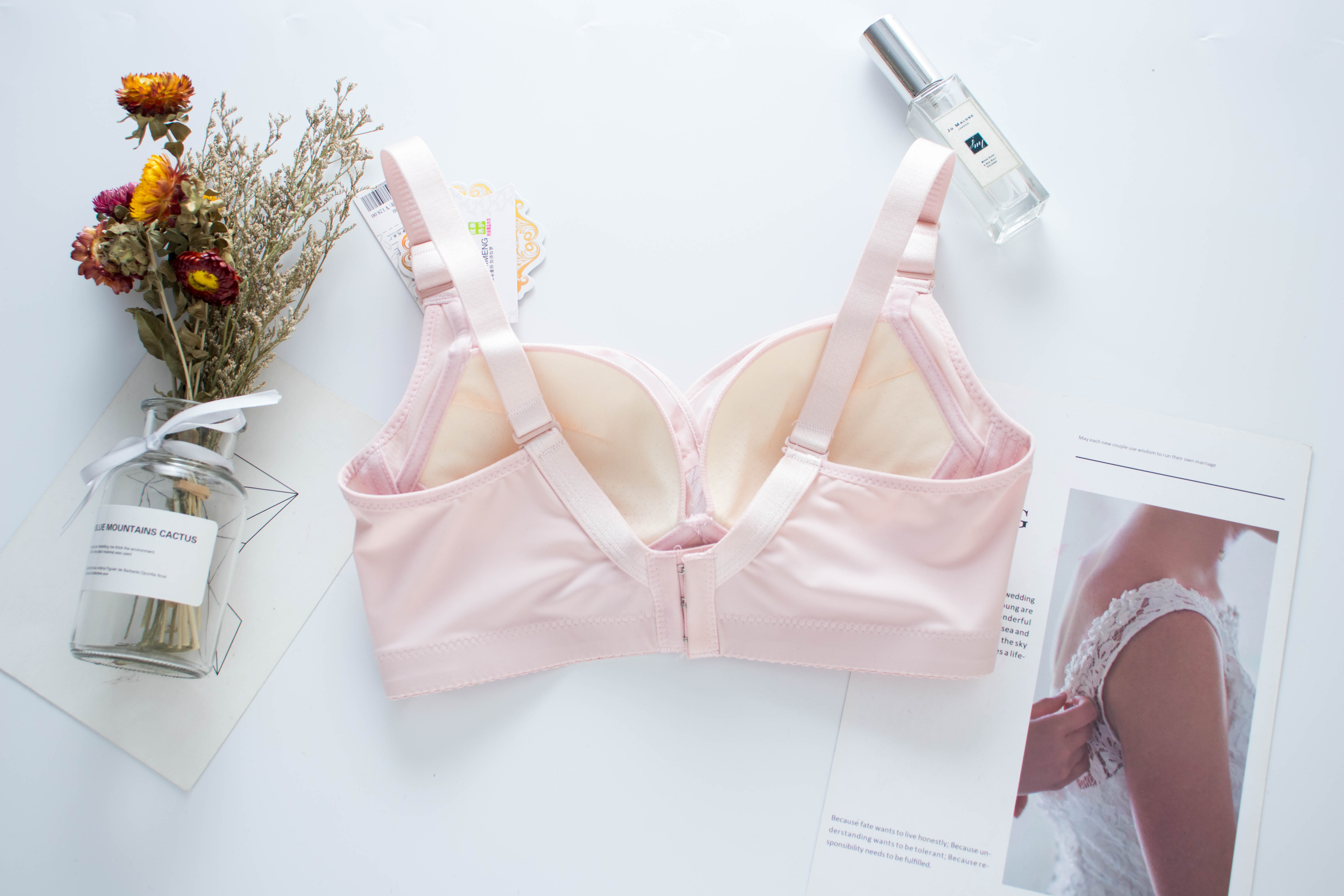 Mùa xuân và mùa hè bốn ngực của phụ nữ ngực nhỏ đồ tạo tác điều chỉnh đồ lót Phần mỏng Tập hợp bên để nổ tung áo ngực màu đỏ - Áo ngực không dây áo kiểu nữ đẹp 2021