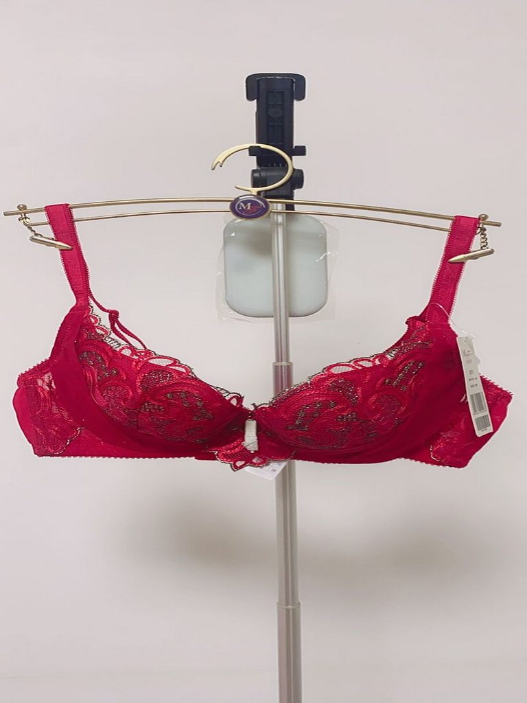 Ms. Manifin thin section can be inserted into the pad to gather the bra big red natal year plump big cup type 20840284