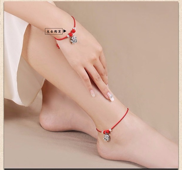 12 Vòng chân hoàng đạo Phụ nữ đơn giản Sợi dây đan bằng tay màu đỏ Đồ trang trí của năm nay là Phụ kiện cho chó Gió dân tộc phụ kiện thời trang nữ