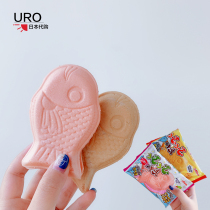 2 pieces of Japanese meito name sugar chocolate strawberry-flavored fish-shaped sea bream wafer sandwich biscuit snacks