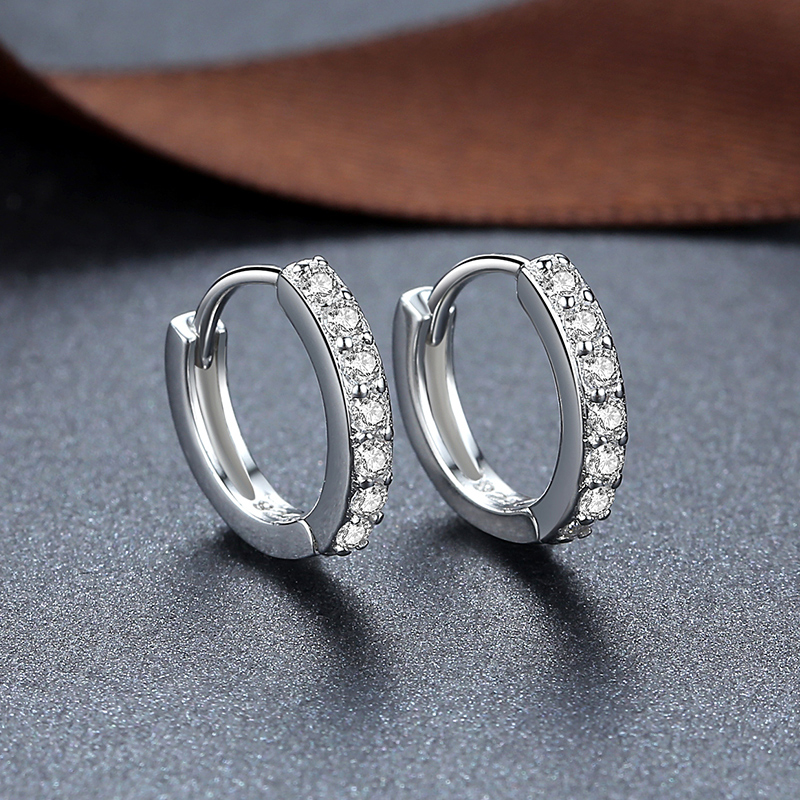 925 Pure Silver Round Earrings Temperament Korea Earrings Female Round Ear Needle Insert Drilling Cirque Small Circle Single Outrunle Accessories