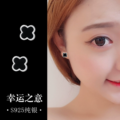 Черные маленькие серьги, серебро 925 пробы, четырехлистный клевер, простой и элегантный дизайн