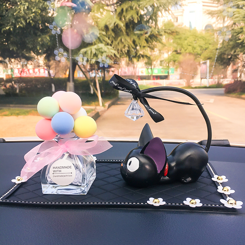 Car immortal flower aromatherapy ornaments lasting fragrance niche personality cat center console ornaments car interior decoration supplies