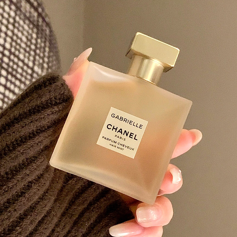 香奈儿香水系列:发间缭绕的迷人邂逅