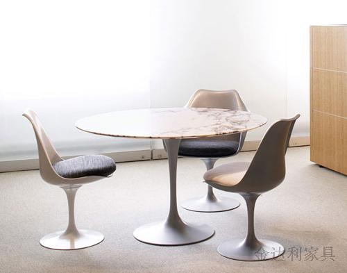 FRP Eero Saarinen Tulip Chair, đồ nội thất thiết kế nổi tiếng