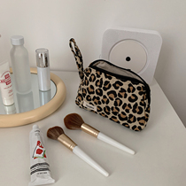 Xin help grocery store BAO WEN high-value cosmetics storage bag large capacity high-grade makeup bag female convenient