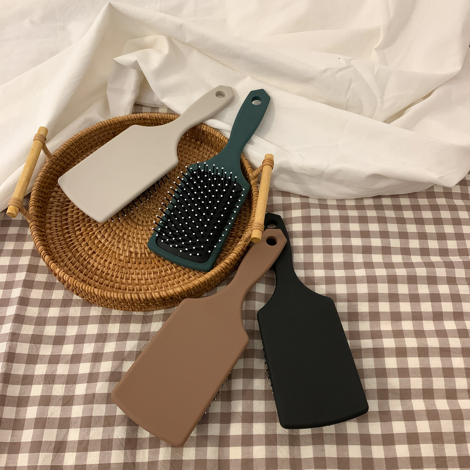 Xinbangbang grocery store air cushion comb female air comb massage comb large comb airbag comb female portable comb
