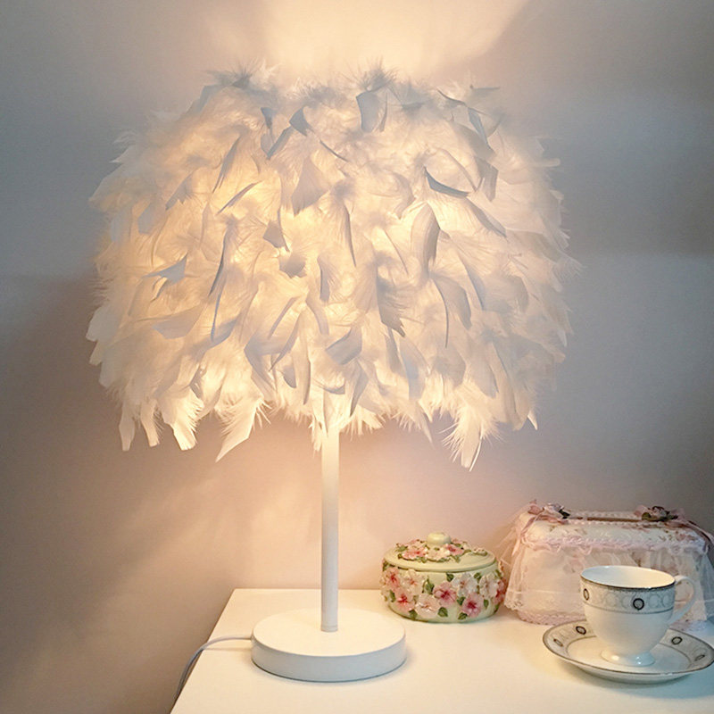 European fashion net red feather table lamp wedding celebration decoration warm light white bedroom bedside creative living room small lighting
