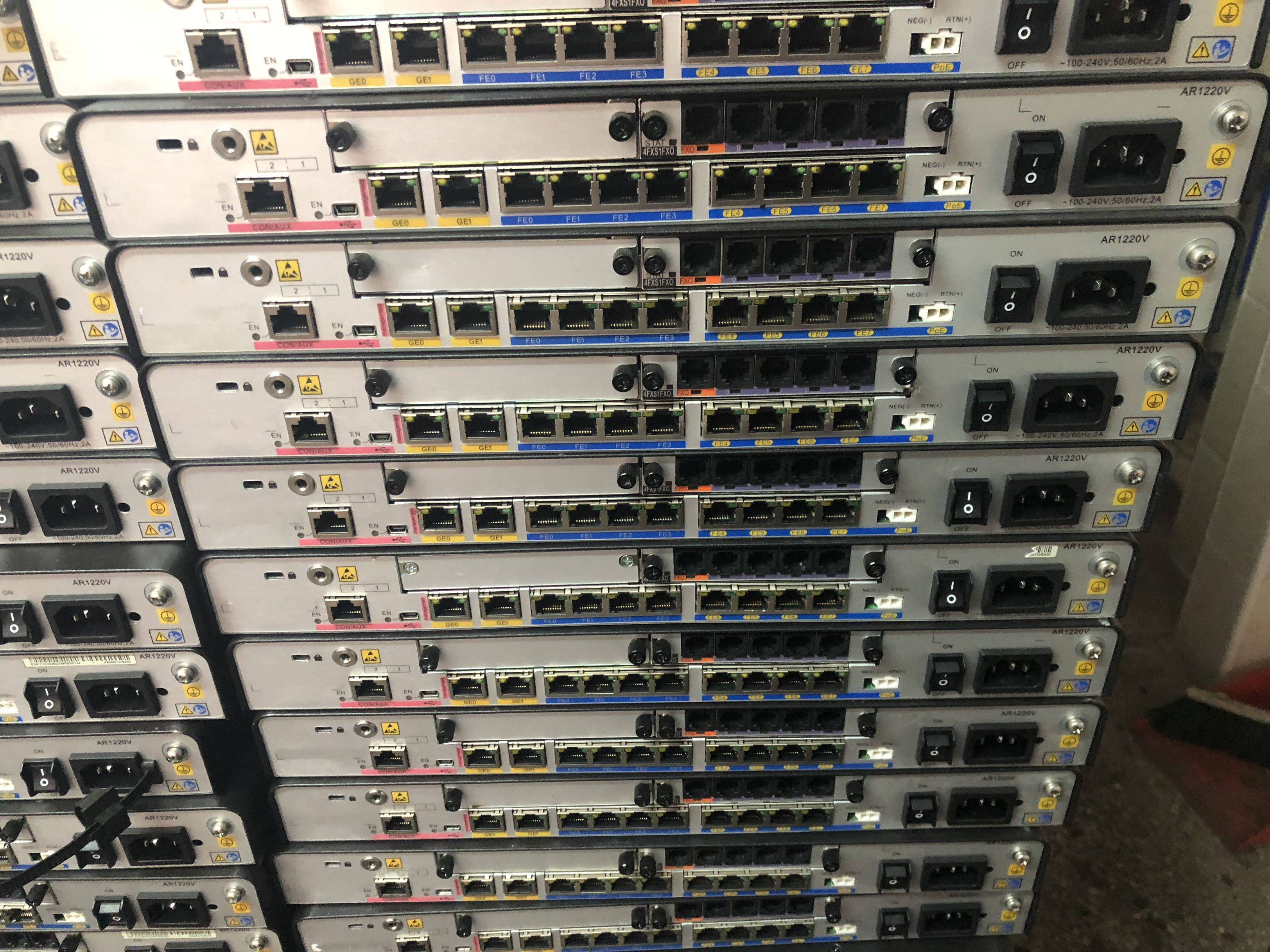 Huawei AR1220V Dual WAN Gigabit Router 8LAN Gateway 100 Mbps Enterprise Router Color Forming New