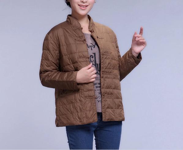 Middle-Aged and Elderly Women's Stand-Up Collar Large White Goose down Jacket, Two Color Options, Thin Style, Special Price 78 Yuan