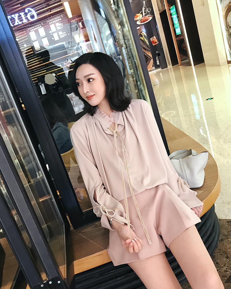 MC2018 mùa hè mới sợi cổ áo ruy băng thiết kế áo sơ mi dài tay áo sơ mi nữ mùa xuân trắng áo voan kiểu tuổi trung niên