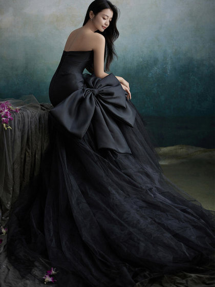 影楼主题服装情侣写真拍照抹胸鱼尾室内黑色蓬蓬轻纱在逃公主婚纱