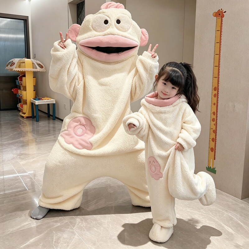 Super Cute Children's One-Piece Pajamas for Autumn and Winter, Thickened Coral Fleece, Cute Boys and Girls, Little Girls' Ugly Fish Nightgown, Loungewear Super Cute Children's One-Piece Pajamas for Autumn and Winter, Thickened Coral Fleece, Cute Boys and Girls, Little Girls' Ugly Fish Nightgown, Loungewear