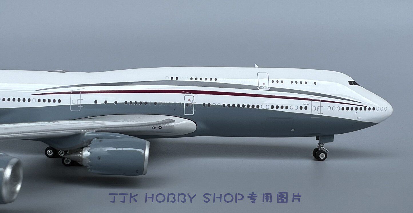 Phoenix 1/400 Qatar Amiri Flight Boeing 747-8i A7-HBJ 04537