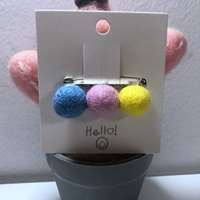 Шаровой брошь цвет семь