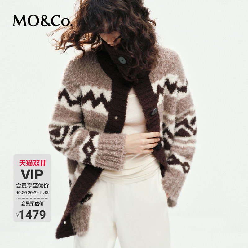 Moco Sweater Coat Made of Thick Wool with a Fleece Feel, Featuring a Fair Isle Pattern and a Turn-Down Collar