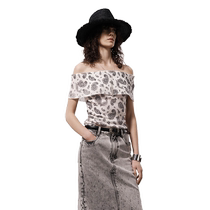 MOCO2024 new summer paisley pattern one-shoulder off-shoulder thin short knitted sweater MBD2SWT014