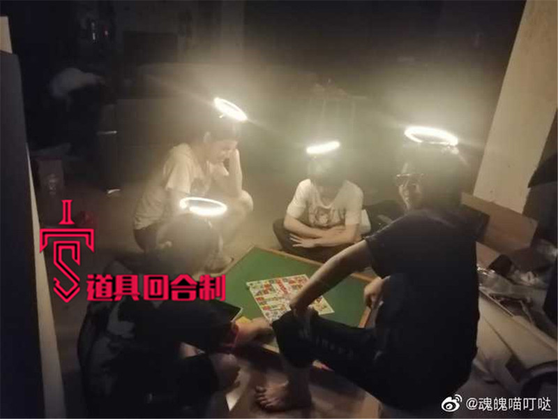 [Turn-Based] Angel Halo Glowing ins Headband Selfie Internet Celebrity Catwalk Bar Photo Shoot Halloween