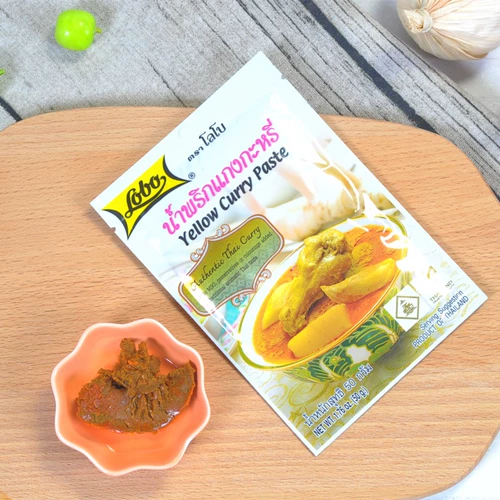 Тайская кухня импортированный желтый блок карри с острым маслом крем для карри приготовление карри куриная говядина бибимбап бибимбап рыб яйцо западное праздник
