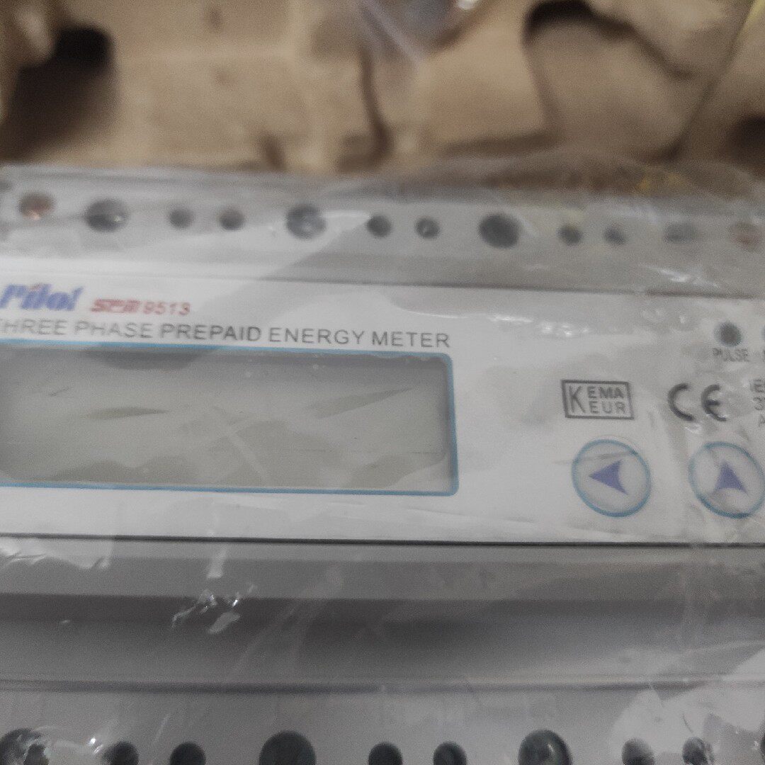 Zhuhai Piano prepaid three-phase electric meter Spm9513 brand new original dress