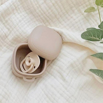 Food-grade silicone pacifier storage box teether storage box sterilizable box when going out anti-fall and durable