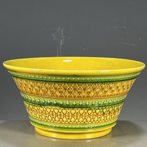 Antiques antiques porcelain supplies old goods collection exquisite bags yellow glaze relief horseshoe bowl made in Hongzhi year of Ming Dynasty