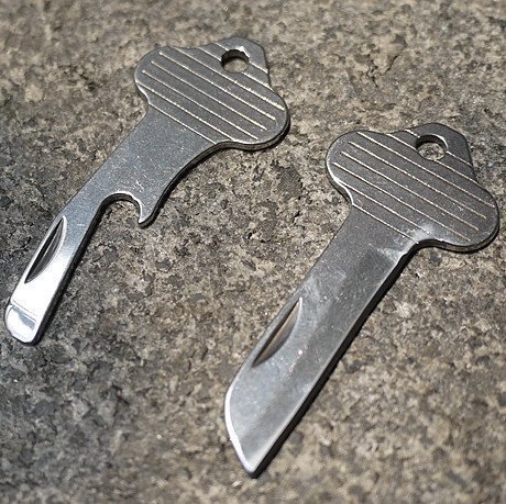 A Bottle Opener opener B small dao sheet is used alone or give a single open double open key clip assorted 
