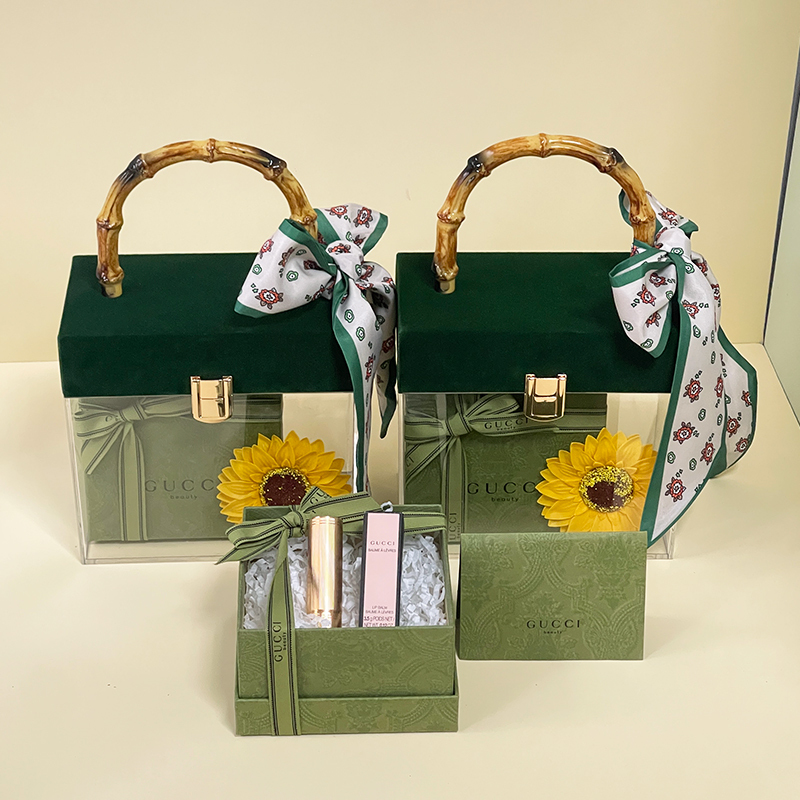 Gucci Lipstick 505 Matte Cool Gold Tube 208 Floral 25 Women's Gift Box Set Official Authentic Product Gucci Lipstick 505 Matte Cool Gold Tube 208 Floral 25 Women's Gift Box Set Official Authentic Product