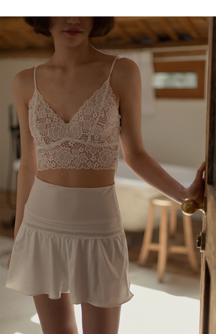 Giày cao cổ dưới quần lót braletette ren nữ mùa thu đông không có vòng thép áo lót Pháp phần mỏng ngực áo ngực nhỏ quần lót áo dài mỏng
