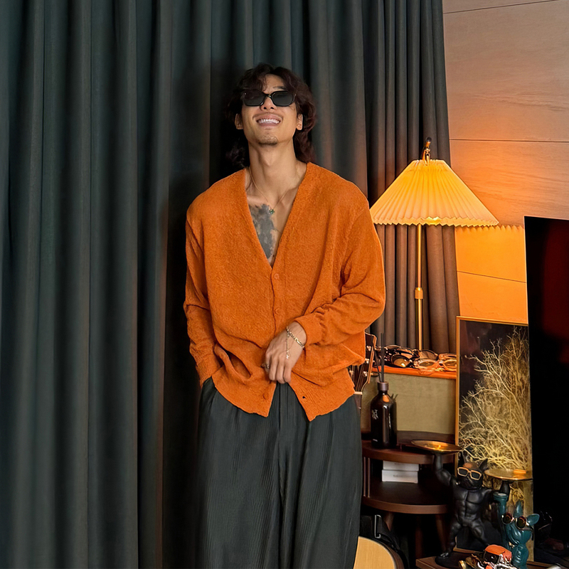 Orange V-Neck Knitted Cardigan for Men, Early Spring Korean Style, Casual, Lazy Style, Soft and Loose, Versatile Long-Sleeved Sweater Jacket