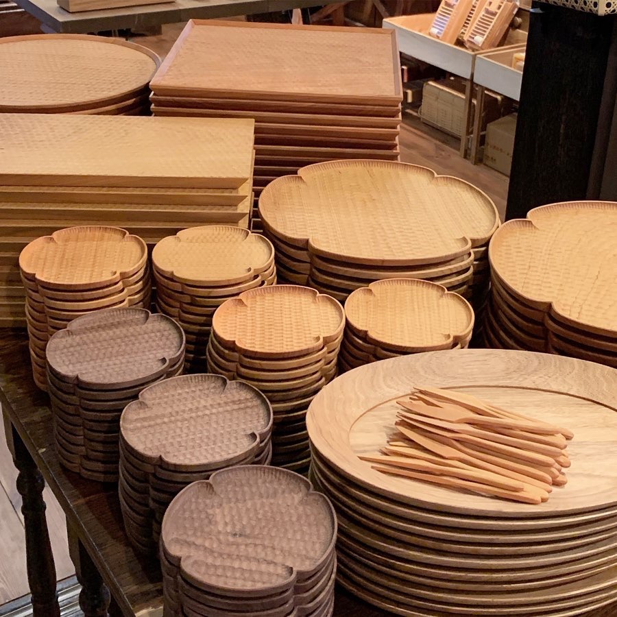 Domestic spot Japanese woodworking writer Takatsuka Kazunori Sakuragi Flower-shaped dessert plate coaster wooden plate