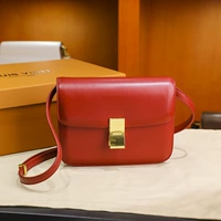 Красный, большой